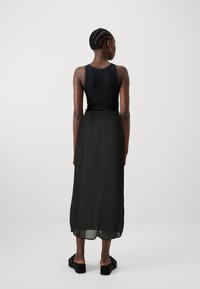 VILA VIOLINDA MIDI SKIRT - Rakott szoknya - black
