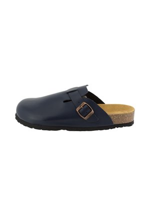 Zoccolo blu navy slip-on con cinturino regolabile con fibbia, plantare in sughero e suola nera testurizzata per il comfort casual.