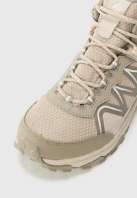 Columbia PEAKFREAK RUSH - Chaussures de marche - soft taupe/white peach