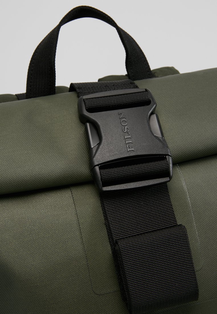 filson dry day backpack