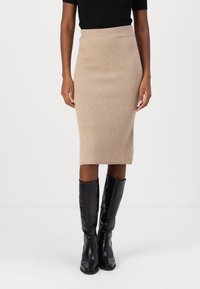 pure cashmere STRAIGHT MIDI SKIRT - Pouzdrová sukně - camel
