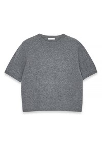 Harmaa lyhythihainen crop-top, joka on valmistettu pehmeästä, tekstuurilla varustetusta kankaasta. Pyöreä kaula-aukko ilman näkyviä kiinnityksiä tai koristeita.