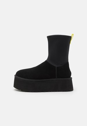Platform ankle boots - black