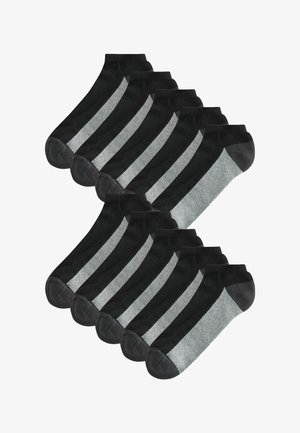 Zehn Paar schwarze Knöchelsocken mit grauen Fersen- und Zehenbereichen, angeordnet in zwei versetzten Reihen auf weißem Hintergrund.