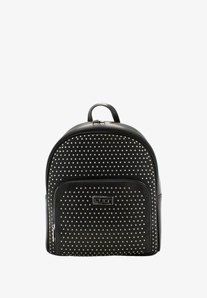 Zaino in pelle nera con dettagli in borchie argentate. Forma arrotondata, tasca frontale e maniglia superiore per un facile trasporto. Texture liscia in tutto il prodotto.