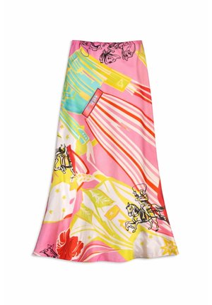 Longue jupe rose avec des motifs abstraits colorés, des rayures, et des illustrations de cavaliers ainsi que des éléments floraux.
