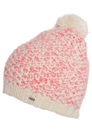 Bonnet d'hiver tricoté crème et rose avec un pompon sur le dessus et un bord côtelé avec une petite étiquette de marque métallique.