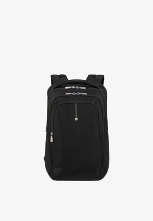 Sac à dos noir avec plusieurs compartiments zippés, bretelles rembourrées et un petit logo circulaire sur la poche avant.