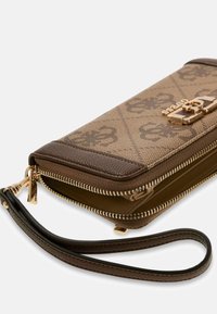 Guess KARNILLA brązowy