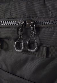 Oakley ENHANCE HYBRID BACKPACK L UNISEX - Sac à dos - black