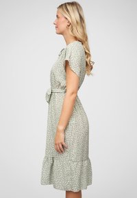 Cloud 5ive MIT ALL OVER HERZ - Freizeitkleid - green