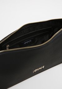 Armani Jeans Axelremsväska - black