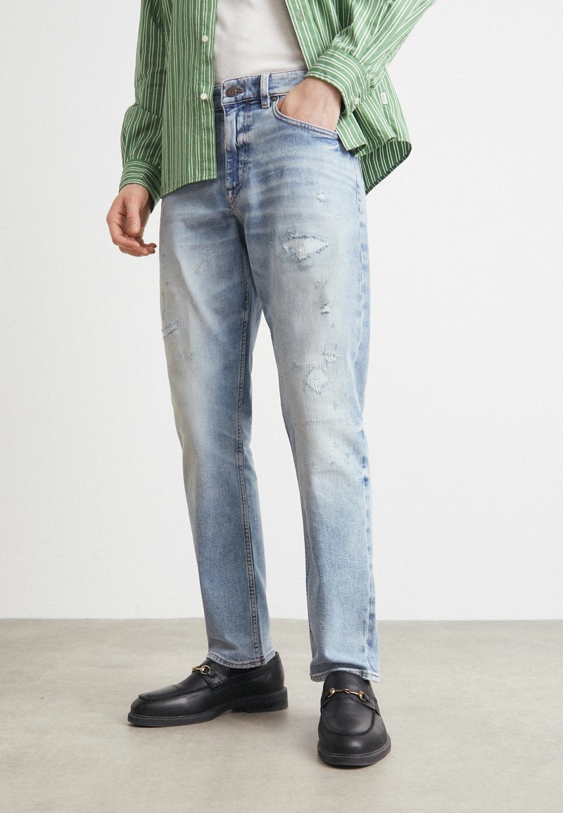 BOSS TROY - Traperice ravnih nogavica - bright blue