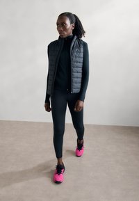 Under Armour VEST - Weste - black/pitch gray