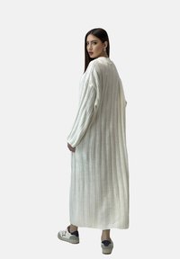 Elara Strickkleid - weiß