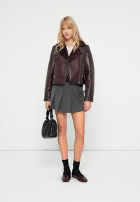 Vero Moda VMHAILEY SHORT JACKET - Veste en similicuir - winetasting