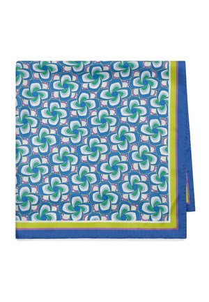 Sciarpa di seta con motivo a spirale floreale blu, verde e bianco, incorniciata da strisce blu, gialle e viola lungo i bordi.
