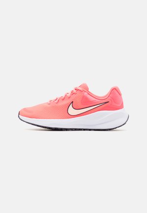 Nike Performance REVOLUTION 7 - Hardloopschoenen voor op de weg - pink, beige