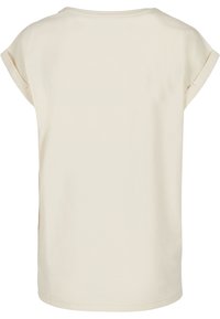 Urban Classics EXTENDED SHOULDER TEE - Jednoduché tričko - whitesand