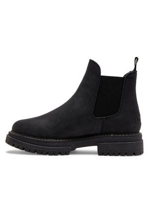 Zwarte suède Chelsea-boots met elastische zijpanelen, een treklipje en een robuuste rubberen zool. Opmerkelijke stiksels langs de randen.