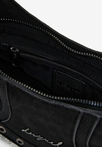 Desigual Axelremsväska - black