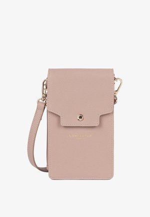 Petit sac bandoulière rectangulaire en cuir rose avec rabat, bouton-pression doré, bandoulière amovible et "Lancaster Paris" embossé en or.