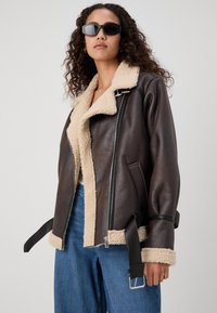 Vero Moda Tall VMJOANNA JACKET - Jakna od umjetne kože - chocolate torte/silver mink