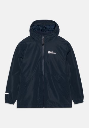 Marineblau wasserfeste Jacke mit Kapuze, Vorderreißverschluss, seitlichen Taschen, elastischen Bündchen und einem reflektierenden Akzent am Ärmel. Verfügt über ein Logo auf der Brust.