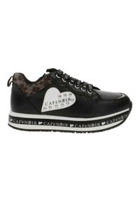 Sneaker in pelle nera con design a cuore bianco e borchie argentate. Presenta accenti in stampa leopardata, suola chunky e dettagli di marca.