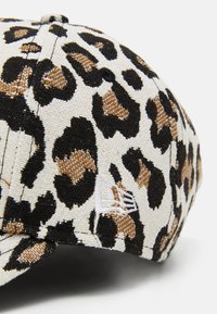 New Era FEMALE LEOPARD 9FORTY® - Kšiltovka - black