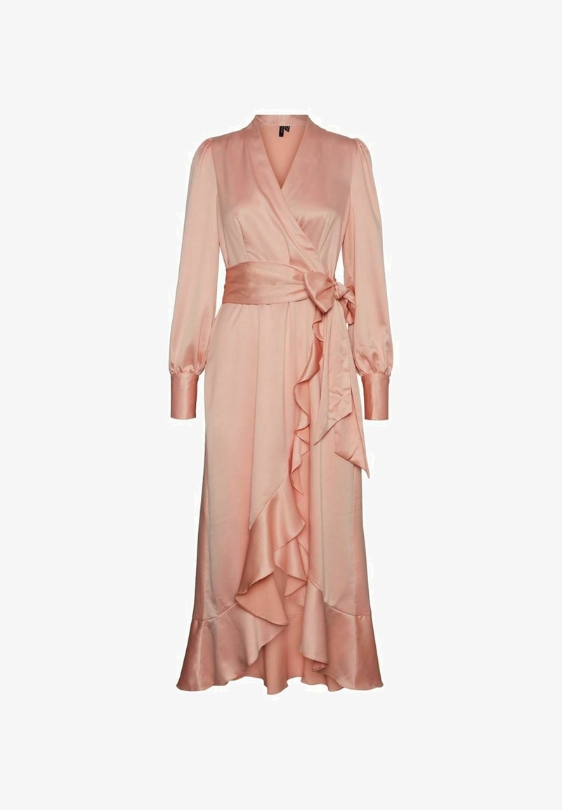 Robe portefeuille en satin rose avec manches longues, ourlet à volants et ceinture à nouer sur le côté à la taille. Texture lisse et silhouette fluide.