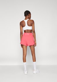 Nike Performance ONE - Dubbla shorts - aster pink/silver