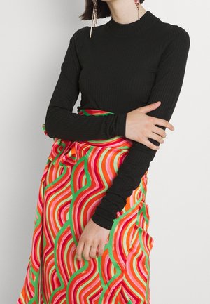 Pullover - black