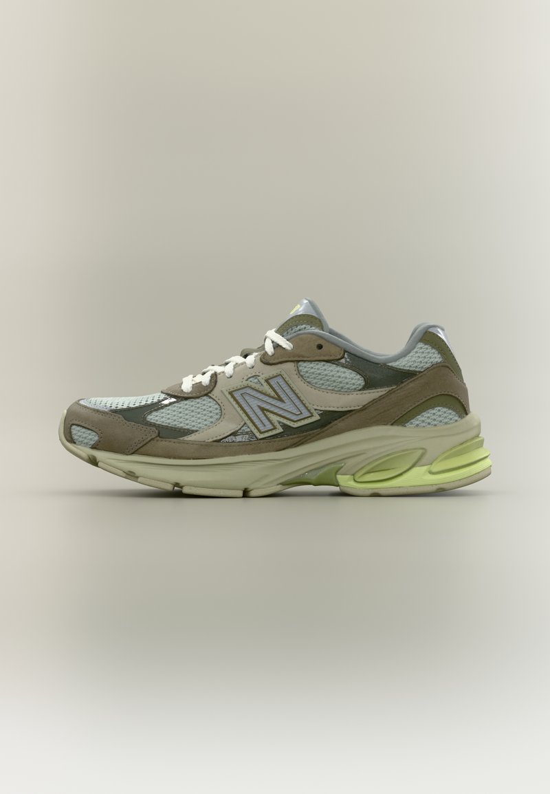 U2010 covert green/dry lime/lone star grey/green