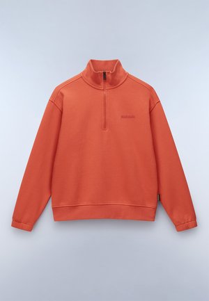 Sweat-shirt corail orange à zip quart, manches longues, col montant, poignets élastiques et petit logo brodé sur la poitrine.