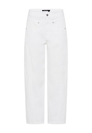 Weiße Jeans mit geradem Schnitt, Frontknopf, Gürtelschlaufen sowie seitlichen und vorderen Taschen, präsentiert auf einem schlichten Hintergrund.