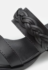 See by Chloé Klapki