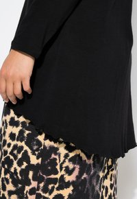Angel of Style A-LINIE LANGARM - Trui - black