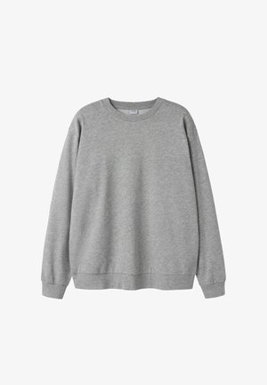 Sudadera gris de una mezcla suave de algodón, con escote redondo, mangas largas y puños y dobladillo acanalados. Textura suave.