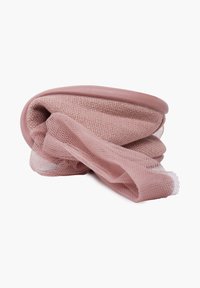Un morbido tessuto in rete rosa si adagia delicatamente su un oggetto rotondo e liscio, mettendo in risalto il contrasto di texture e colore. Ideale per la moda o il design di accessori.