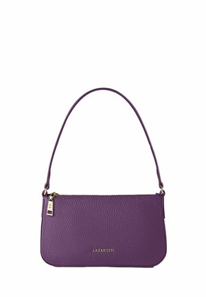 Borsa a mano in pelle texturizzata viola con una singola tracolla e cerniera dorata, con il nome del marchio Lazarotti in lettere dorate.
