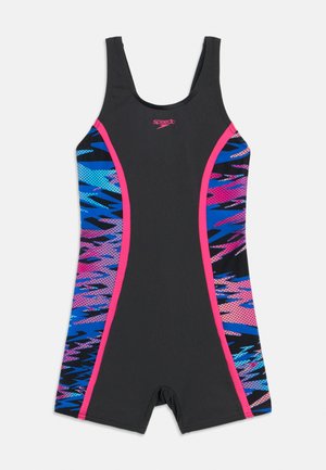 Fekete egyrészes fürdőruha testhezálló kivitelben. Élénkkék és rózsaszín absztrakt minták vannak az oldalsó paneleken. Simas anyag, mélyen kivágott nyakkivágás.