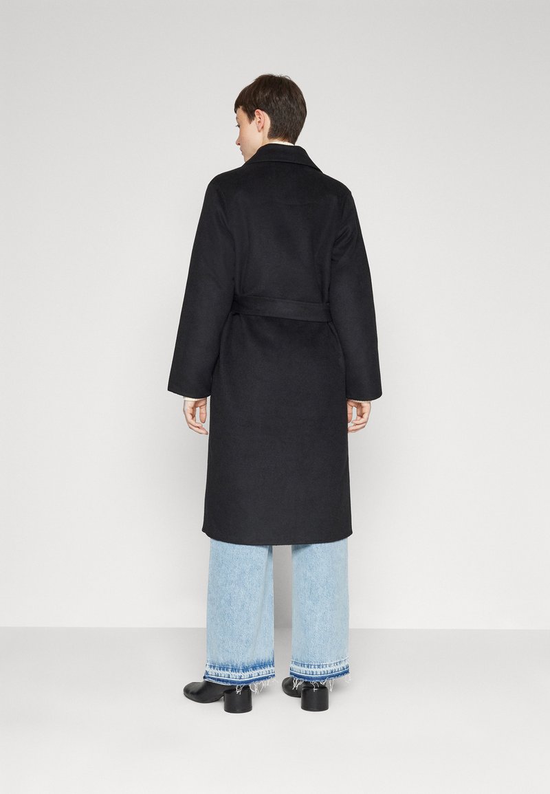 Abercrombie & Fitch BELTED LONG COAT Palton clasic black beauty