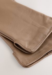 Non selezionato, taupe