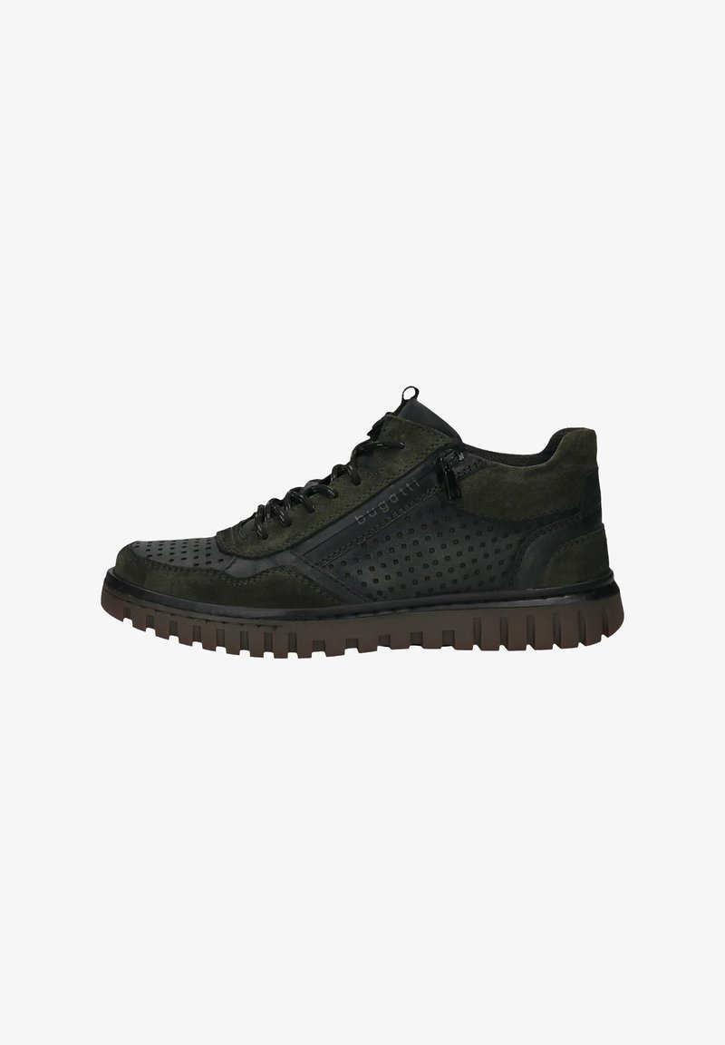 Herren Sneaker aus einer Mischung von dunkelgrünem Wildleder und schwarzen synthetischen Materialien. Perforiertes Design, dicke braune Sohle und Schnürverschluss.