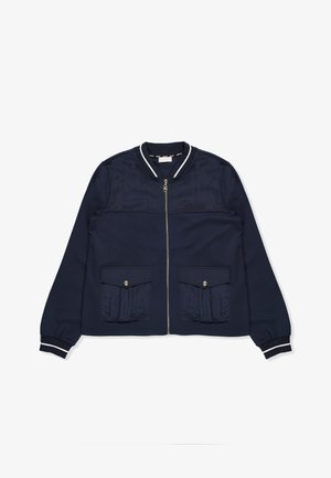Giacca bomber navy realizzata in tessuto morbido, con zip frontale, due tasche a pattina e dettagli a righe bianche sul colletto e sui polsini.