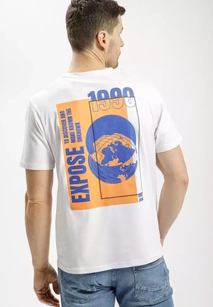 - T-shirt z nadrukiem