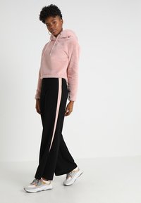 Urban Classics LADIES SHORT HOODY - Felpa con cappuccio - rose