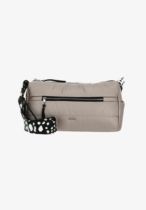 Sac bandoulière en nylon beige avec fermeture zippée supérieure, doté d'une bandoulière noire amovible à motif blanc à pois et d'une poche avant zippée.