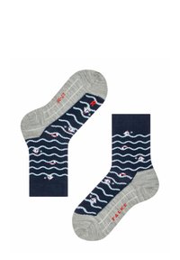 Marine- und graue Socken mit Wellenmuster und roten sowie weißen Akzenten. Hergestellt aus weichem Stoff, mit geripptem Textur an der Manschette.